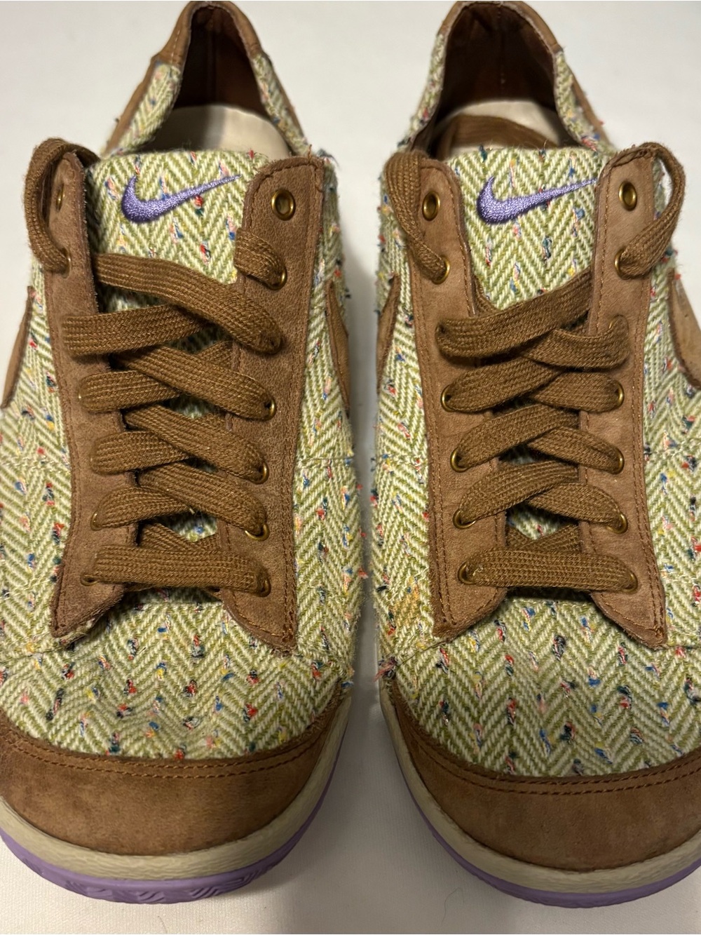 Nike Brown Tweed Low-Top Sneakers with Lavender Swoosh